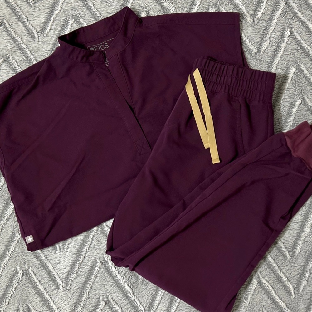Figs Deep Purple Scrub Set